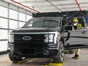 Ford Begins F-150 Lightning Pre-Production, Adds 450 American Jobs